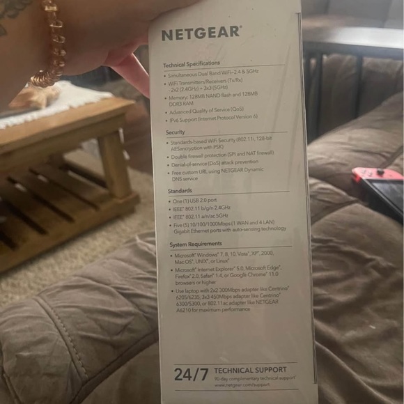 Netgear Dual-Band Black WiFi Router - Picture 4 of 4